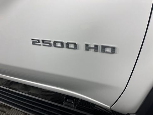 New 2026 Chevrolet Silverado 2500 ZR2 AWD/4WD image 9