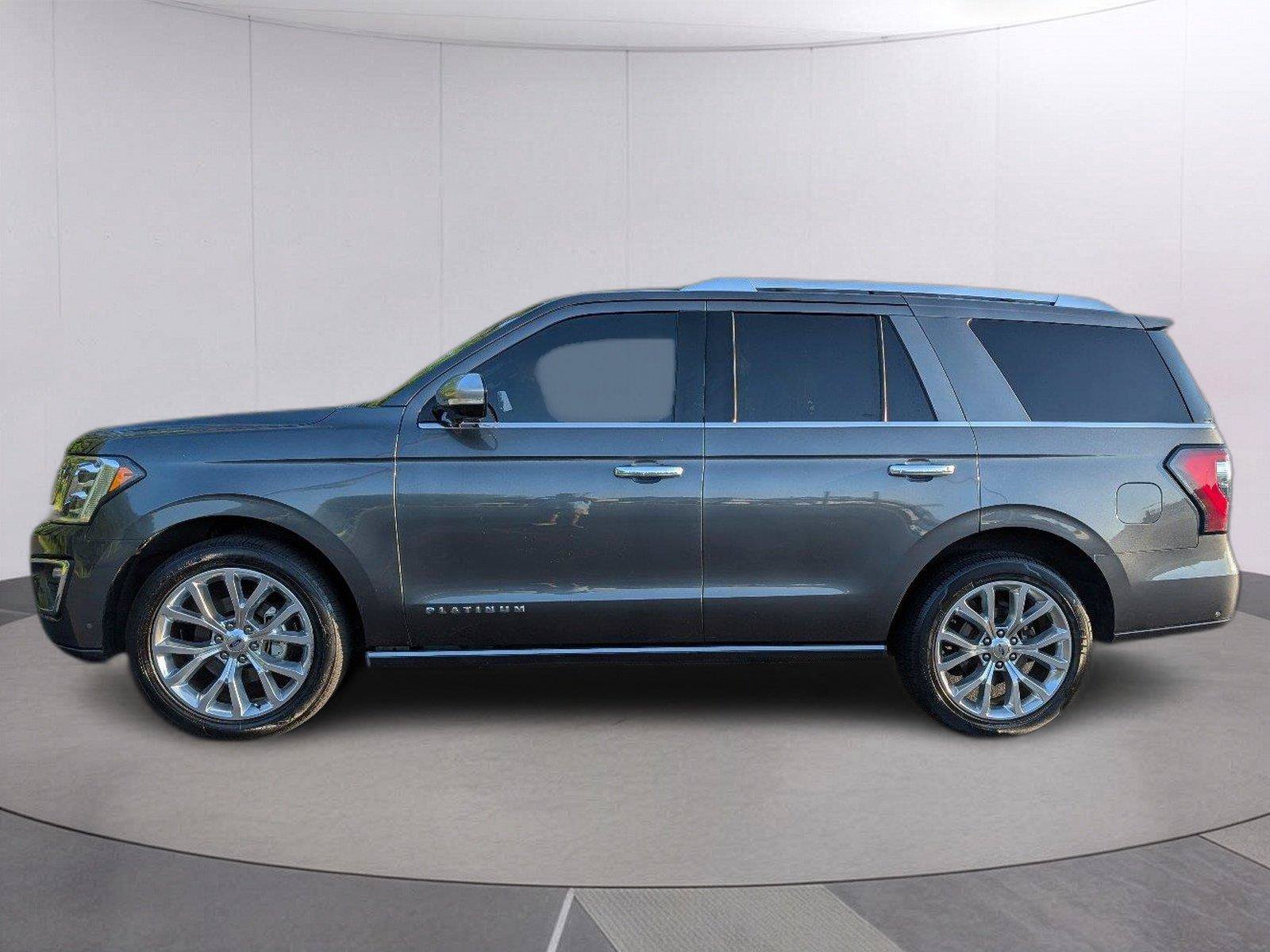 Used 2018 Ford Expedition Platinum RWD image 2