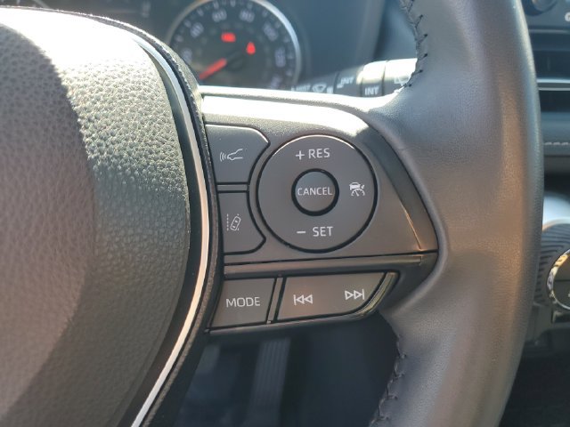 Used 2020 Toyota RAV4 XLE Premium w/ All Weather Liner Package FWD image 31