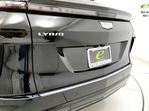 Used 2025 Cadillac Lyriq Luxury AWD/4WD image 28