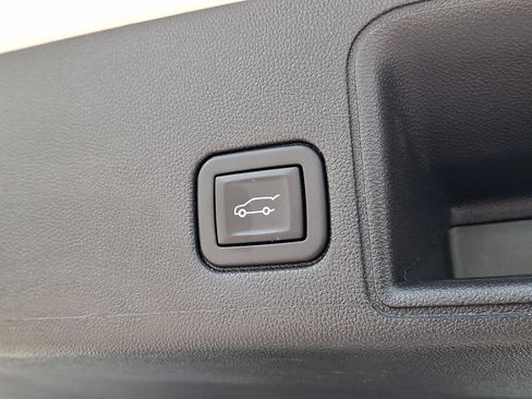 Used 2023 GMC Terrain SLE w/ Driver Convenience Package FWD image 31