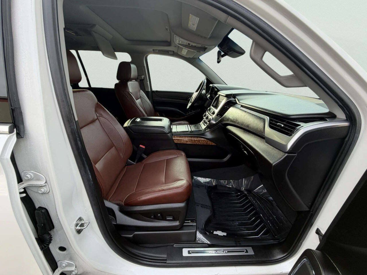 Used 2019 Chevrolet Suburban Premier w/ Premier Plus Edition AWD/4WD image 35