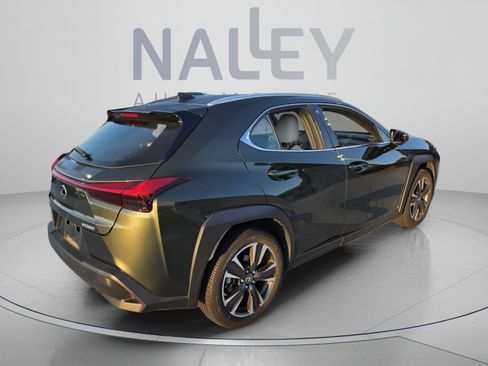 Used 2019 Lexus UX 200 w/ Accessory Package 2 FWD image 4