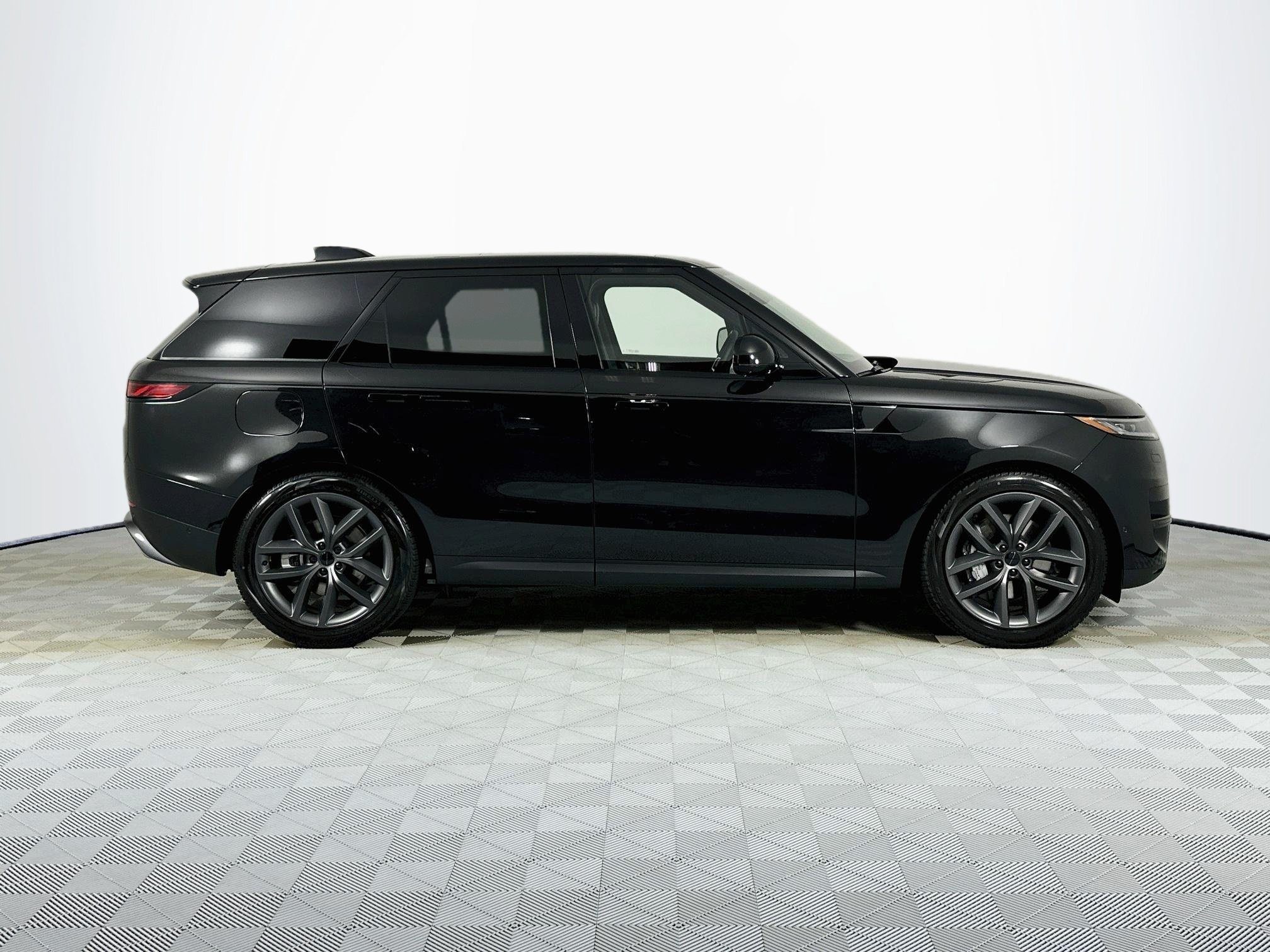 New 2027 Land Rover Range Rover Sport SE AWD/4WD image 4