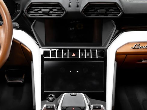 Used 2019 Lamborghini Urus image 35