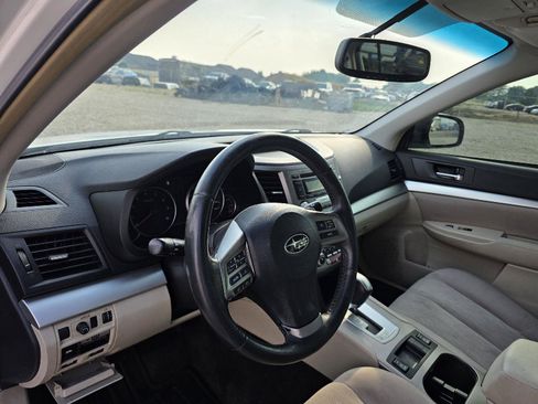 Used 2013 Subaru Legacy 2.5i Premium AWD/4WD image 8