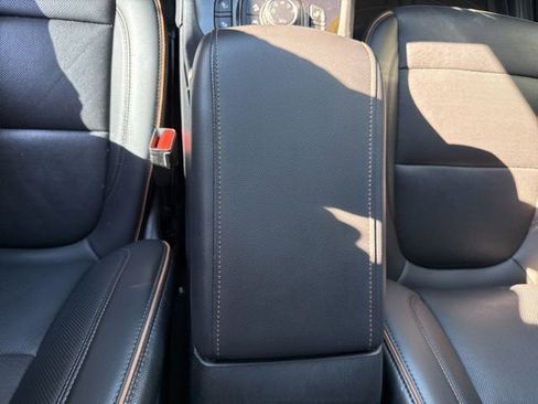 Used 2021 GMC Acadia AT4 image 40