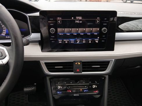 New 2025 Volkswagen Taos SE image 18