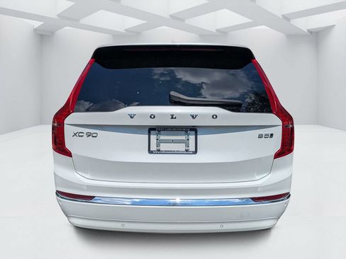 Certified 2025 Volvo XC90 B5 Core AWD/4WD image 4