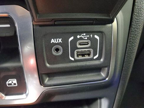 Used 2025 Jeep Wrangler Sport image 21