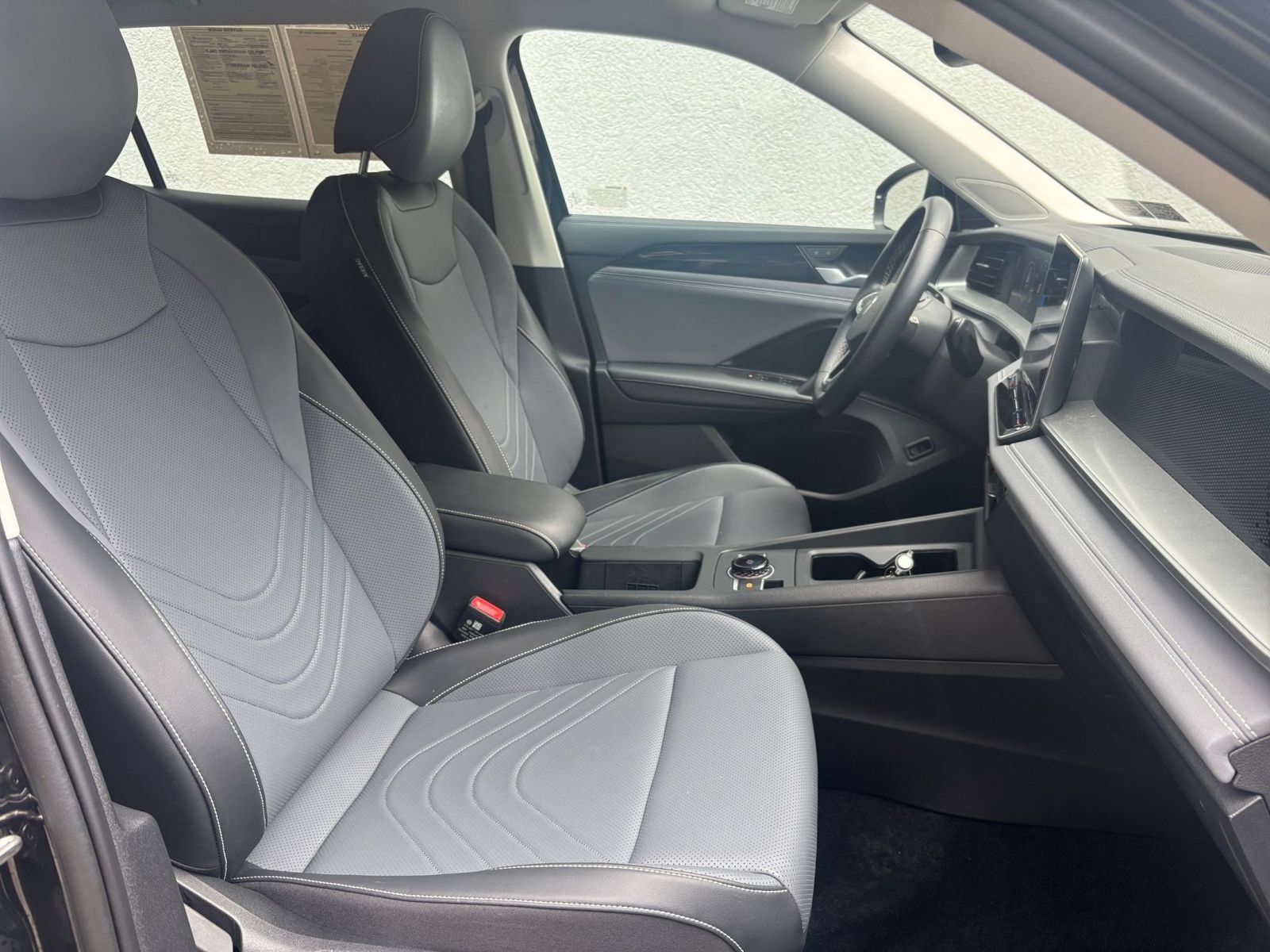 Used 2026 Volkswagen Tiguan SE FWD image 28