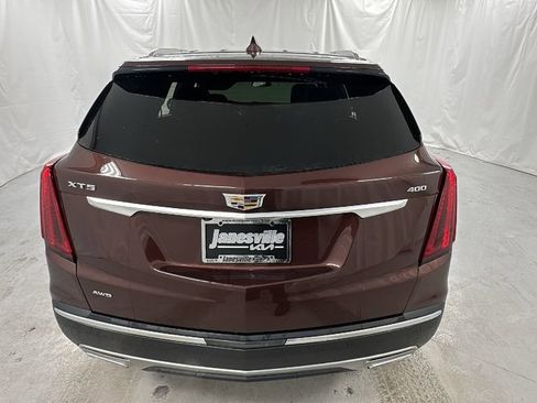 Used 2022 Cadillac XT5 Premium Luxury w/ LPO, Floor Liner Package AWD/4WD image 4