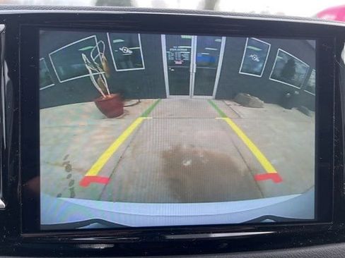 Used 2024 Chrysler Pacifica Touring-L FWD image 27