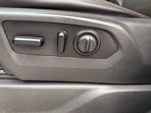 Used 2019 GMC Sierra 1500 AT4 w/ AT4 Premium Package AWD/4WD image 14