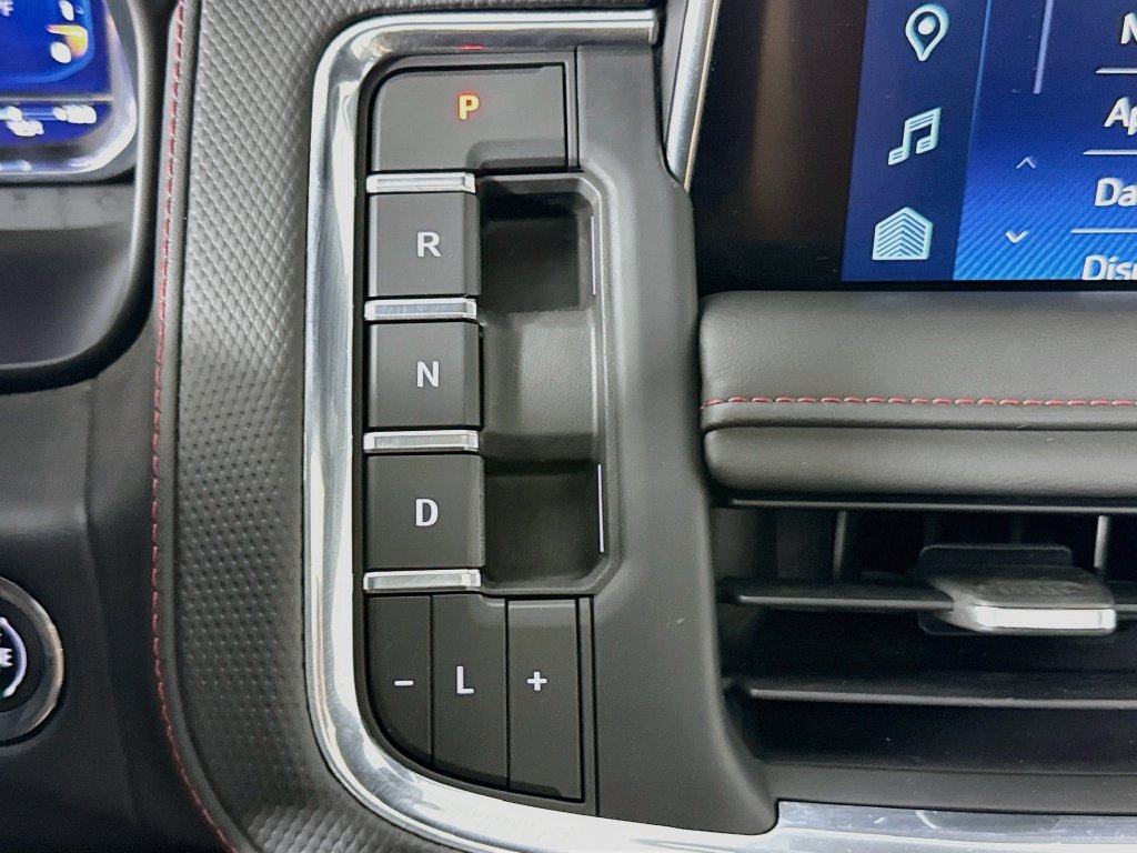 Used 2023 Chevrolet Suburban RST w/ Sport Performance Package AWD/4WD image 17
