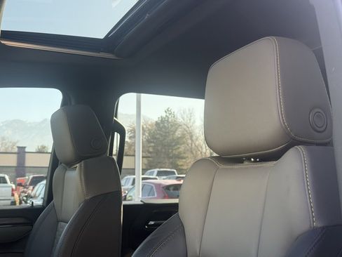 Used 2024 Chevrolet Silverado 2500 ZR2 w/ Technology Package image 11