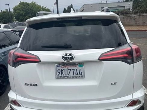 Used 2018 Toyota RAV4 LE w/ All Weather Liner Package FWD image 3