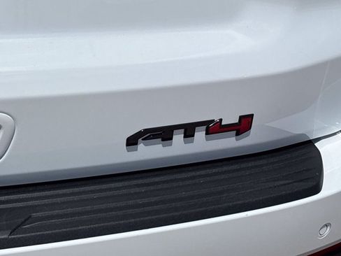New 2026 GMC Yukon XL AT4 Ultimate w/ LPO, Illumination Package AWD/4WD image 5