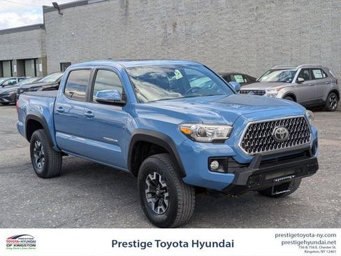 Used 2019 Toyota Tacoma TRD Off-Road image 1