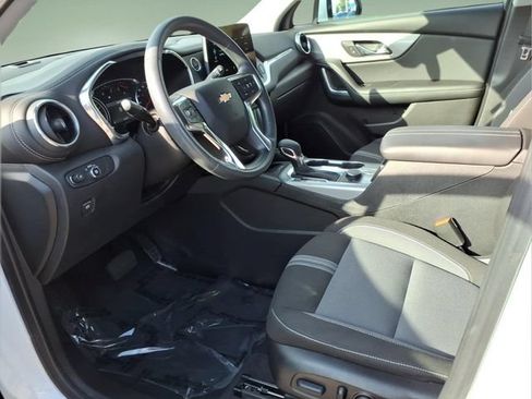 Used 2024 Chevrolet Blazer LT w/ Convenience Package FWD image 11
