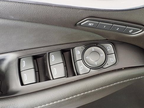 Used 2023 Buick Enclave Avenir w/ Avenir Technology Package AWD/4WD image 14