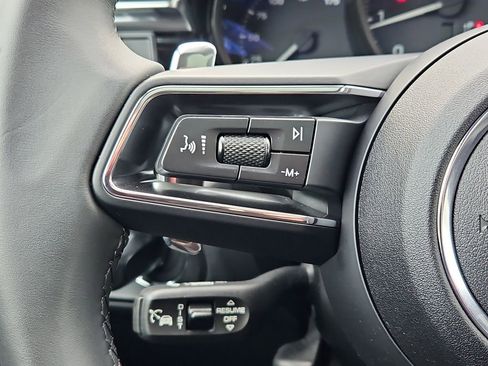 Used 2025 Porsche Macan image 29