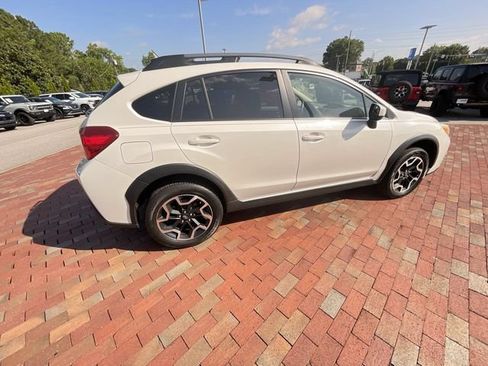 Used 2017 Subaru Crosstrek 2.0i Premium AWD/4WD image 32