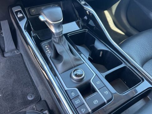 Used 2022 Kia Sorento SX image 11