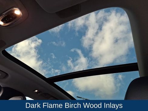 Used 2016 Volvo XC90 T6 Momentum w/ Momentum Plus Package image 19