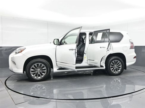 Used 2016 Lexus GX 460 Luxury image 40