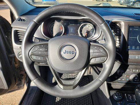 Used 2020 Jeep Cherokee Trailhawk image 16