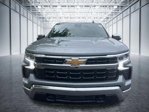 Used 2025 Chevrolet Silverado 1500 LT AWD/4WD image 2