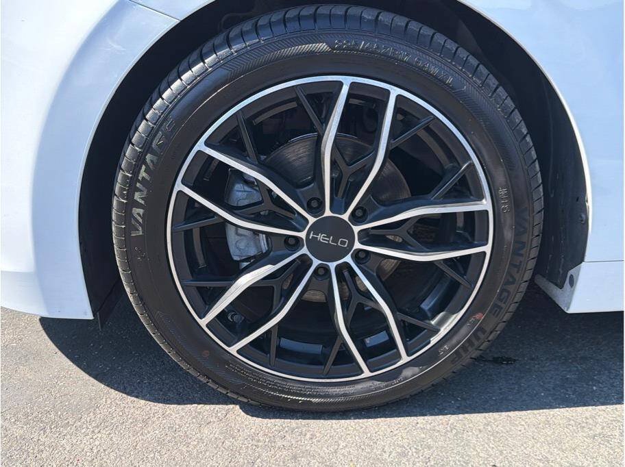 Used 2019 Hyundai Ioniq Limited w/ Ultimate Package 02 FWD image 34