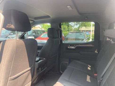 Certified 2022 Chevrolet Silverado 1500 LT Trail Boss w/ Convenience Package II AWD/4WD image 15