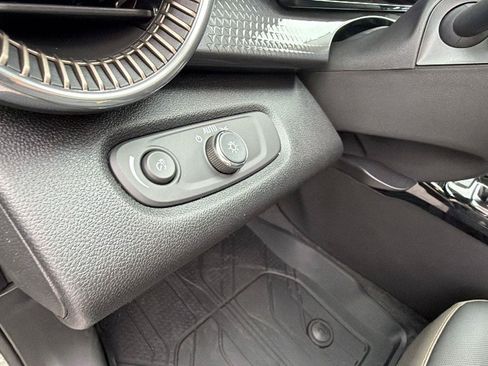 New 2026 Chevrolet Trax ACTIV w/ Sunroof Package FWD image 20