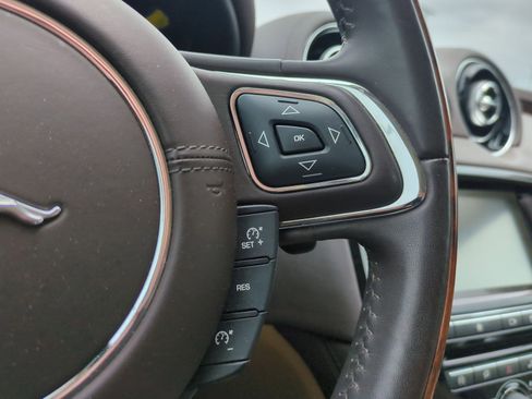 Used 2019 Jaguar XJ R-Sport AWD/4WD image 19