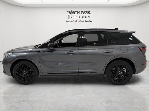 Used 2023 Lincoln Corsair Reserve w/ Jet Appearance Package FWD image 2