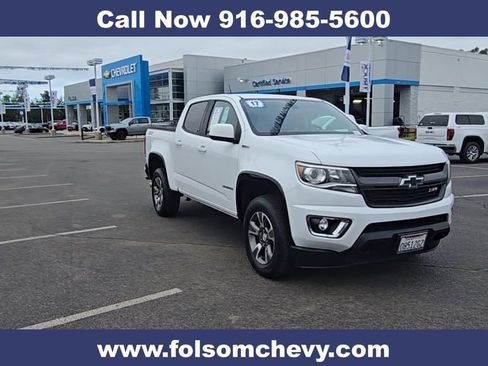 Used 2017 Chevrolet Colorado Z71 AWD/4WD image 2