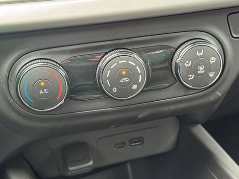 Certified 2024 Chevrolet Trax LS image 21