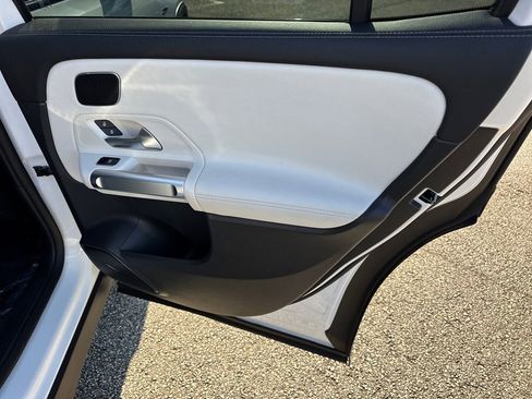 Used 2023 Mercedes-Benz GLB 35 AMG 4MATIC w/ AMG Night Package Plus image 16