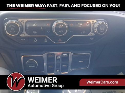 Used 2018 Jeep Wrangler Unlimited Rubicon AWD/4WD image 27