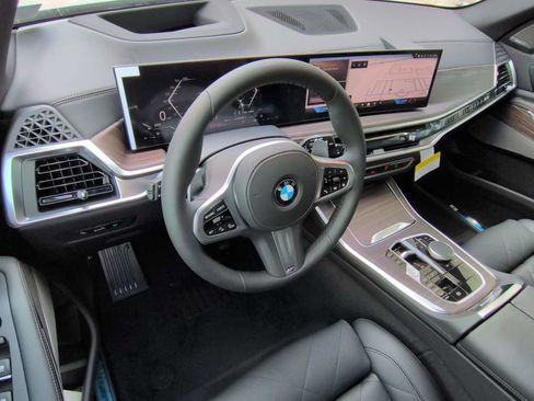 New 2026 BMW X5 xDrive40i w/ M Sport Package AWD/4WD image 10