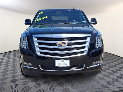 Used 2019 Cadillac Escalade Premium Luxury AWD/4WD image 2