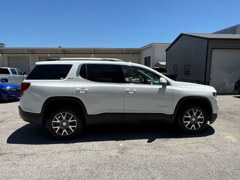 Used 2023 GMC Acadia SLT FWD image 8