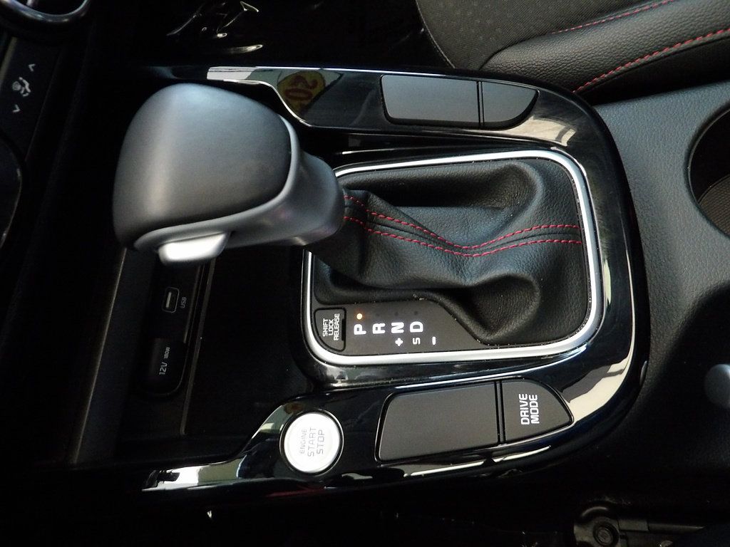 Used 2023 Kia Soul GT-Line FWD image 32