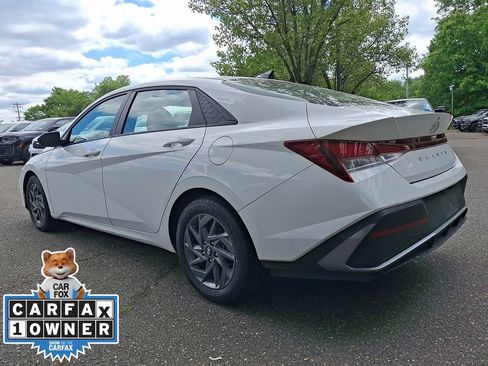 Used 2024 Hyundai Elantra SEL FWD image 4