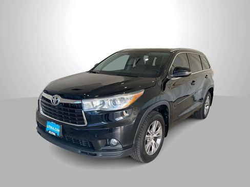 Used 2015 Toyota Highlander XLE image 1