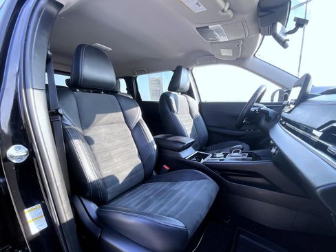 Used 2022 Mitsubishi Outlander SE image 16