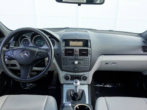 Used 2010 Mercedes-Benz C 300 Sedan image 5