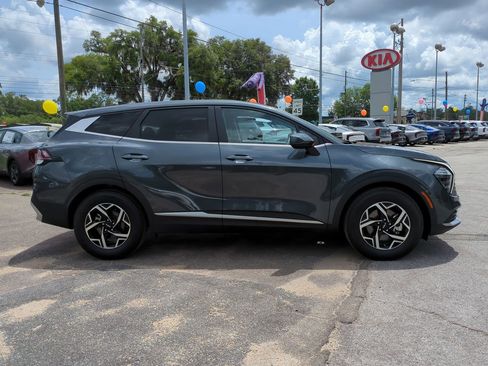 Certified 2025 Kia Sportage LX FWD image 4